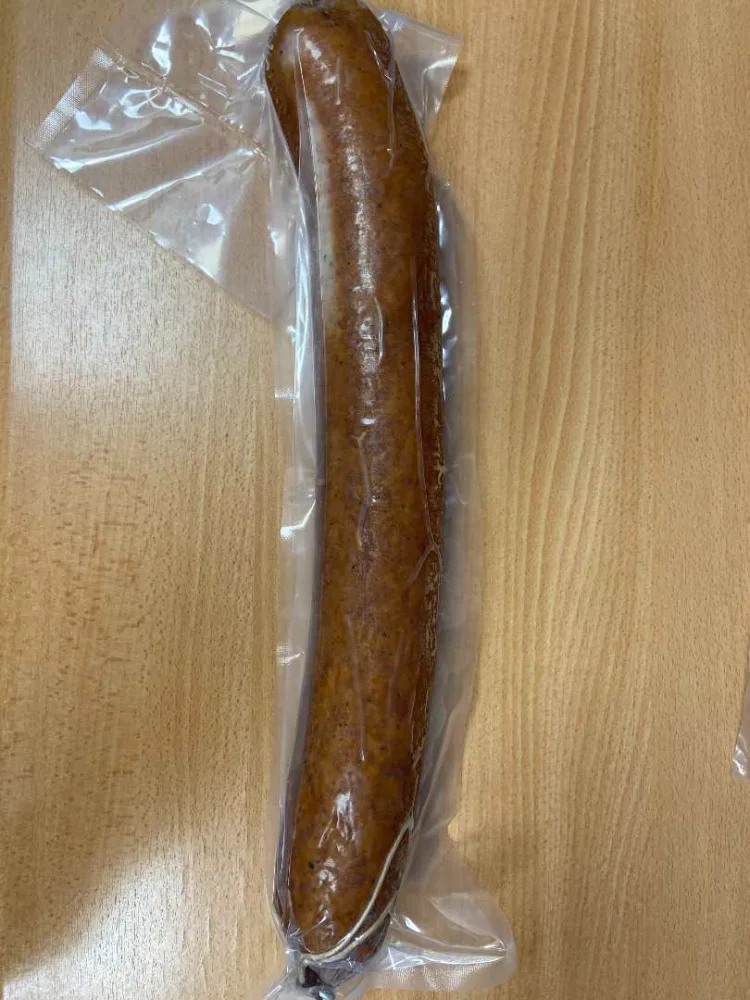 Saucisson cuit fume amylace vendu au rayon traditionnel charcuterie (en piece de 300g environ, en morceau ou en tranches)