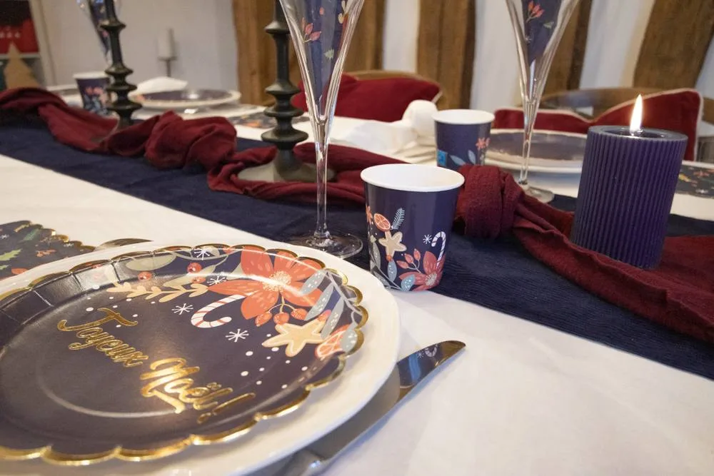 Assiettes festonnees 23cm nuit de noel x 8