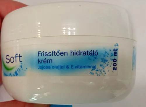Moisturising cream