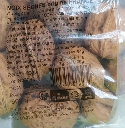 Sachet de noix avec coque