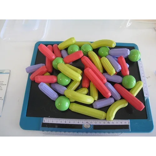 Magnetic building set toy