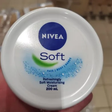 Moisturising cream