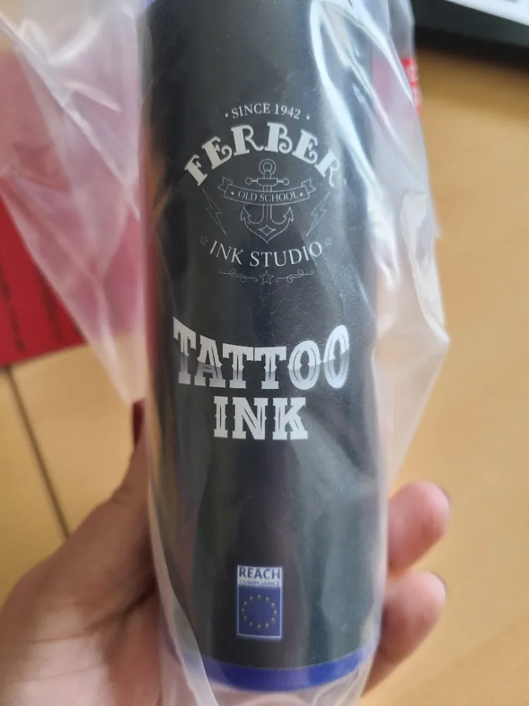 Encre de tatouage bleue ci77007