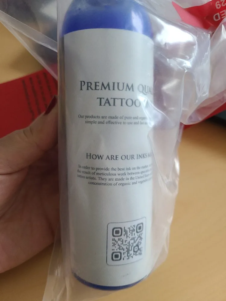 Encre de tatouage bleue ci77007