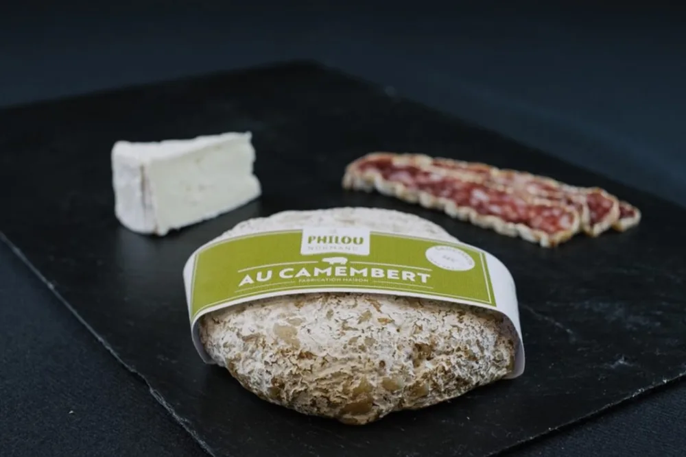 Saucisson sec oignon/ rugby/ pont l évêque /camembert/ livarot/neufchâtel/ vin rouge échalotte/ cèpes/ normandie/ ail/ échalotte / mimolette