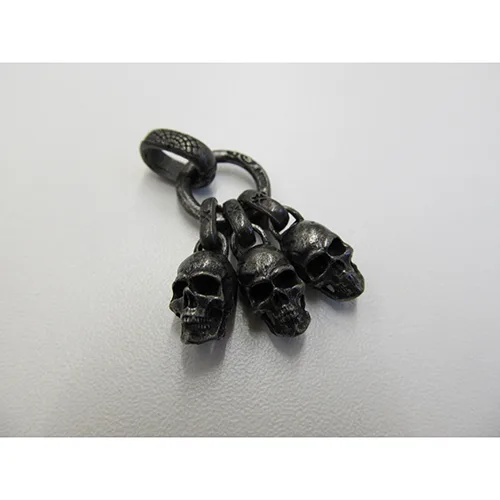 Chain with pendants