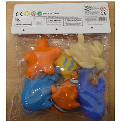 Plastic bath toy set