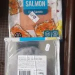 Nevyhovujúci výrobok Údené lososové filety – plátky vákuovo balené 100g