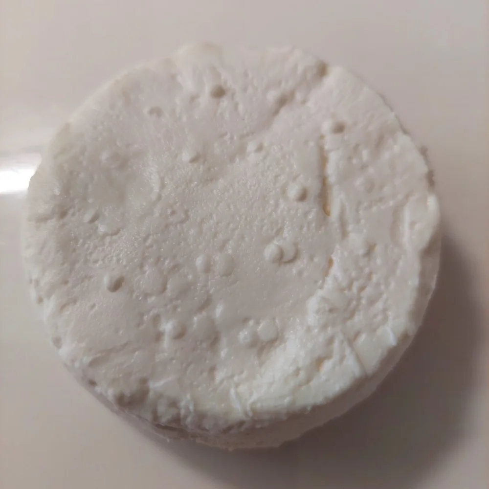 Banon fermier aop 100g, caillé doux fermier de chèvre au lait cru et fromages de chèvre fermiers au lait cru de type lactique