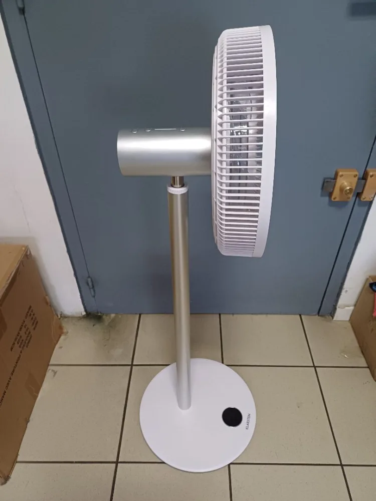 Ventilateur sur pied