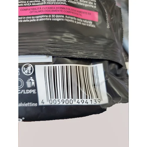 Make-up remover wipes