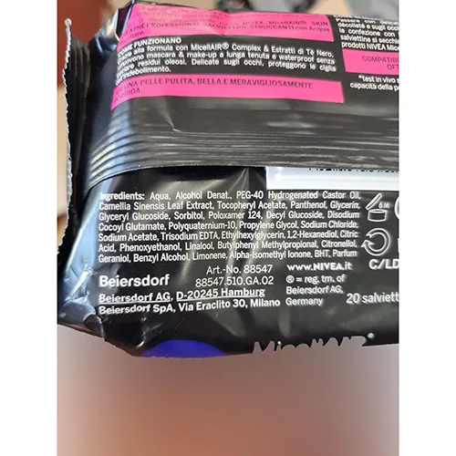 Make-up remover wipes