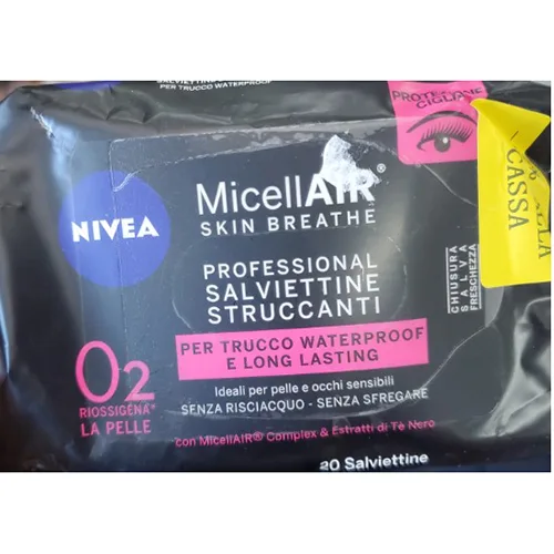 Make-up remover wipes