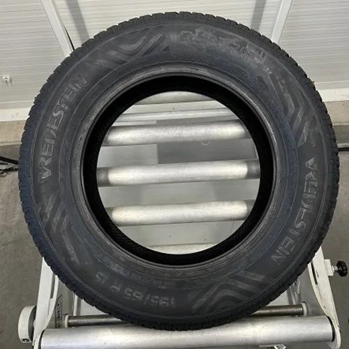 Vehicle parts / Car tyres