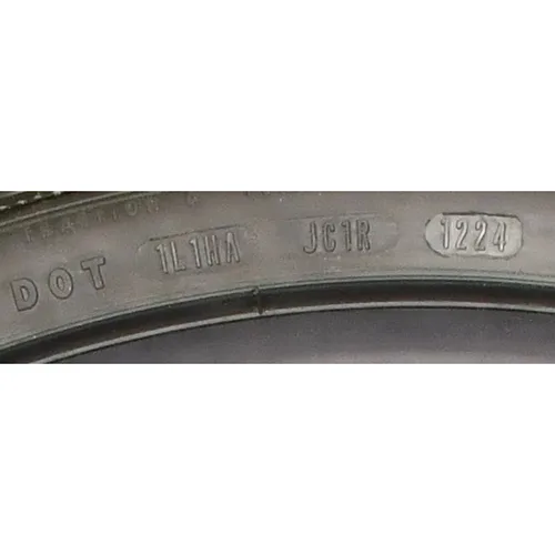 Vehicle parts / Car tyres