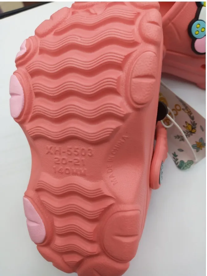 Chaussures enfants de type crocs