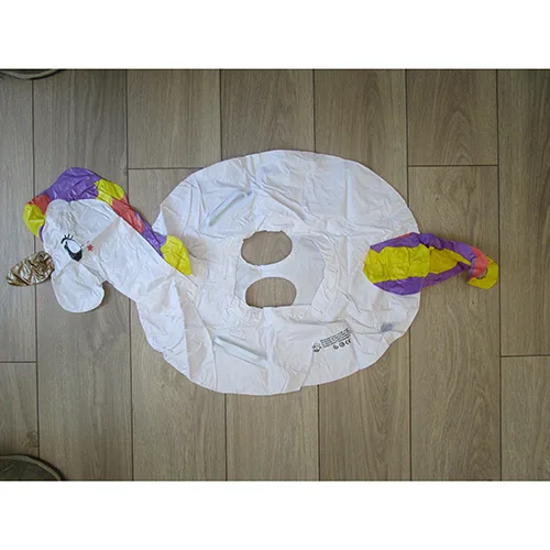 Inflatable swim seat