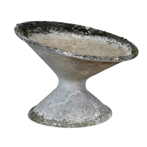 Garden furniture and pots