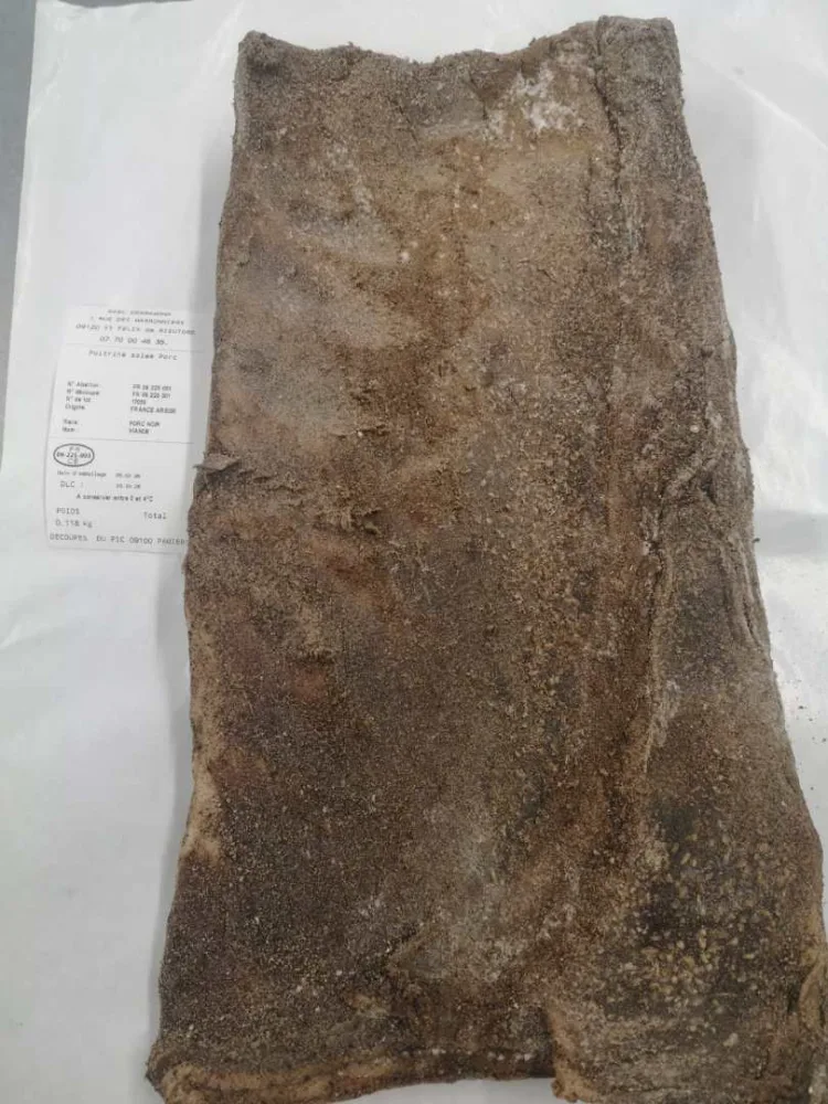 Poitrine salée séchée de porc