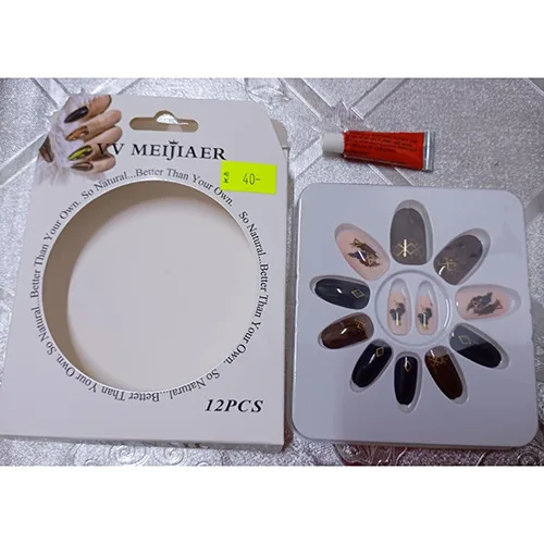 False nails with glue