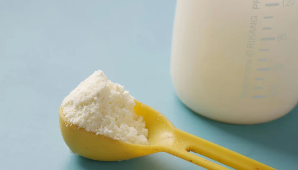 “Aptamil” un “Tutteli” izplatītājs Latvijā piesardzības nolūkos atsauc vairākas produktu partijas