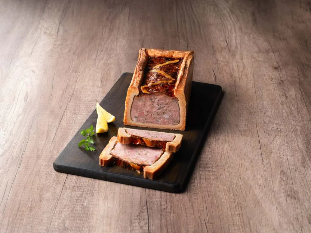 Pate croute vendu a la tranche au rayon traiteur charcuterie