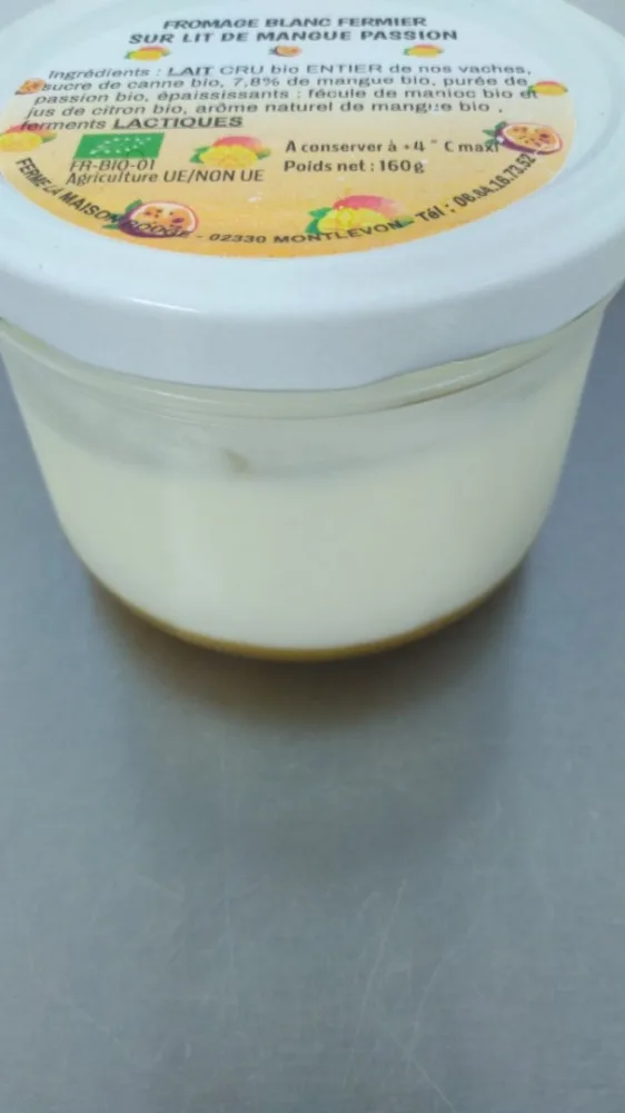 Fromage blanc sur lit de fruit