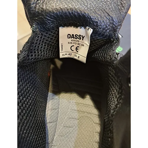 Safety shoes