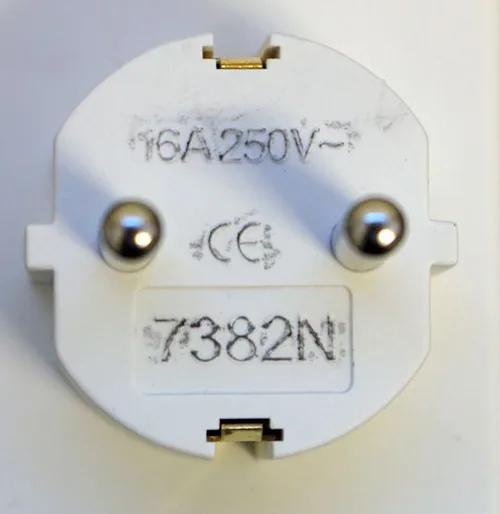 Double socket adaptor