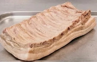 Travers de porc cuit