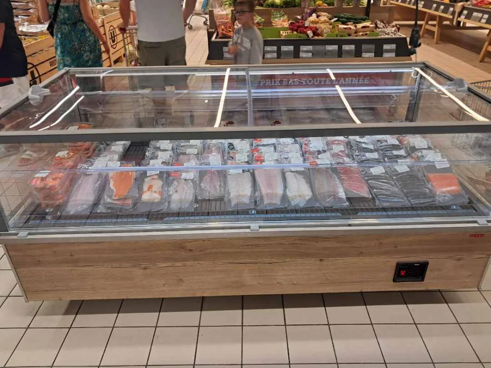 Tous produits du rayon marée frais emballé vendus dans le meuble froid anti gaspi (dates courtes)