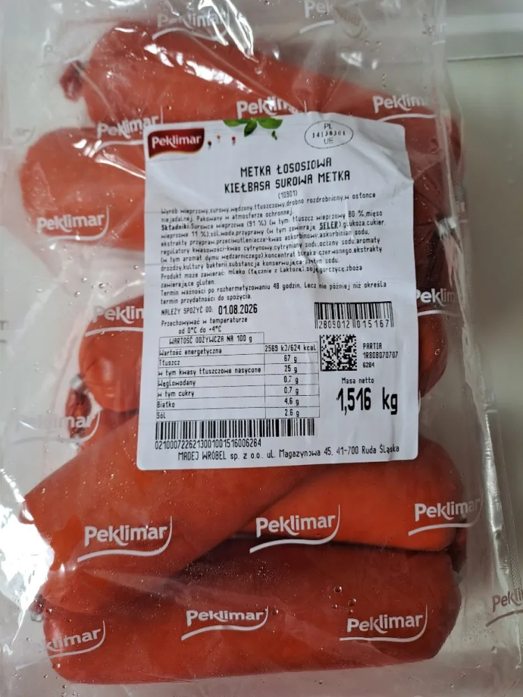 Metka łososiowa kiełbasa surowa metka