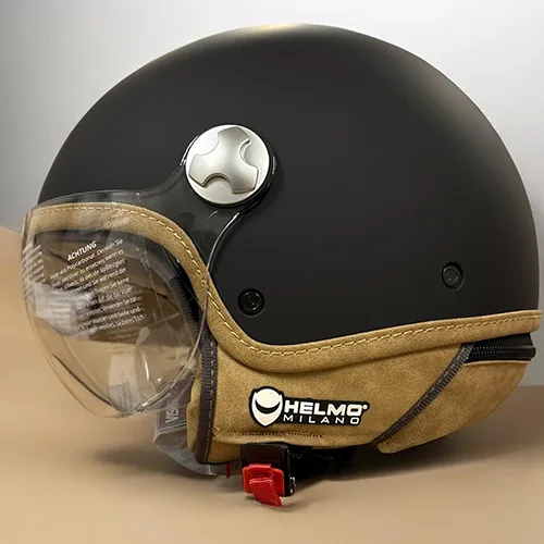 Motorcycle helmet
