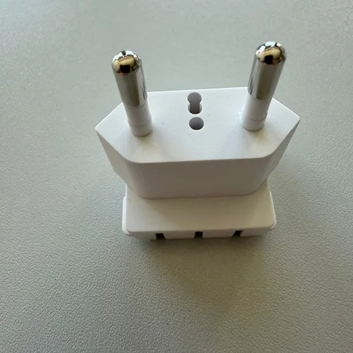 Travel adaptor set