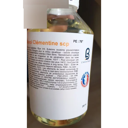 Perfumed base for candles