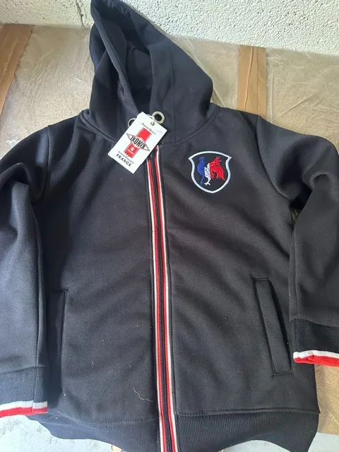 Sweat shirt capuche enfant du 8 au 14 ans