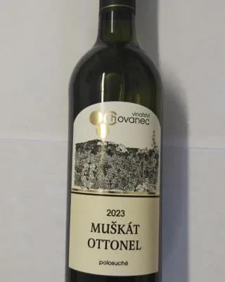 Muškát Ottonel, moravské zemské víno, polosuché, ročník 2023, alk. 12,5 % obj., víno z České republiky