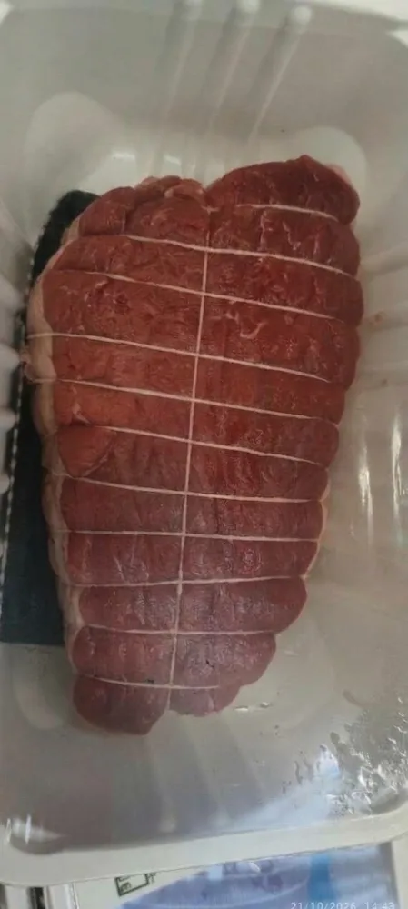 Viandes et préparation de viande, préparées avec de la ficelle à rôti